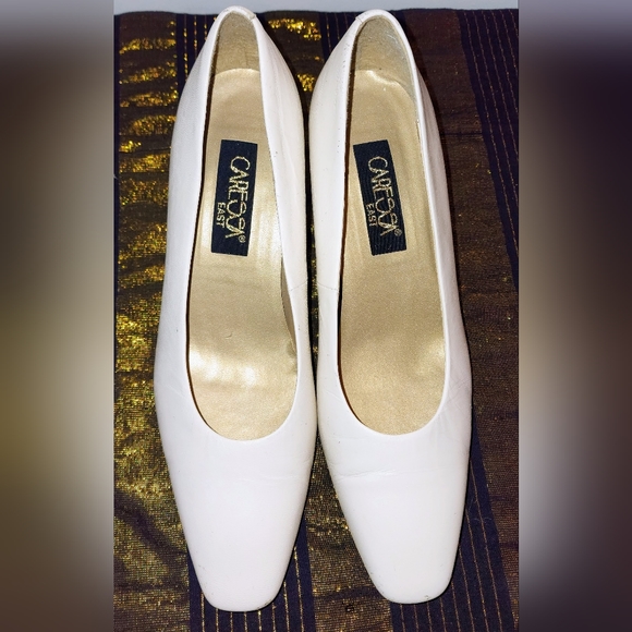 Caressa East size10M Style Oakley Square Toe Off White Vintage Pumps Chunky Heel - Picture 11 of 16